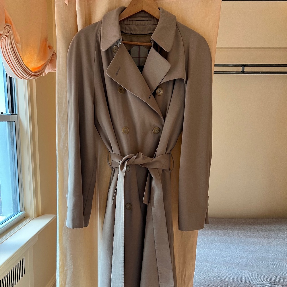 Vintage Burberry trench coat with removable wool liner size 12-14